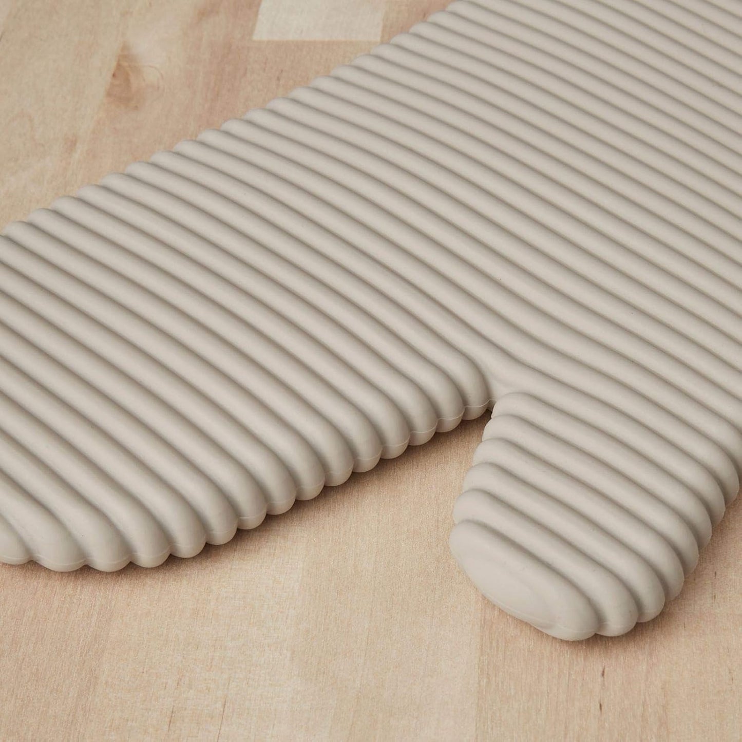 Ribbed Soft Silicone Oven Mitt Set, 7"x13", Milkshake Color, 2 Count